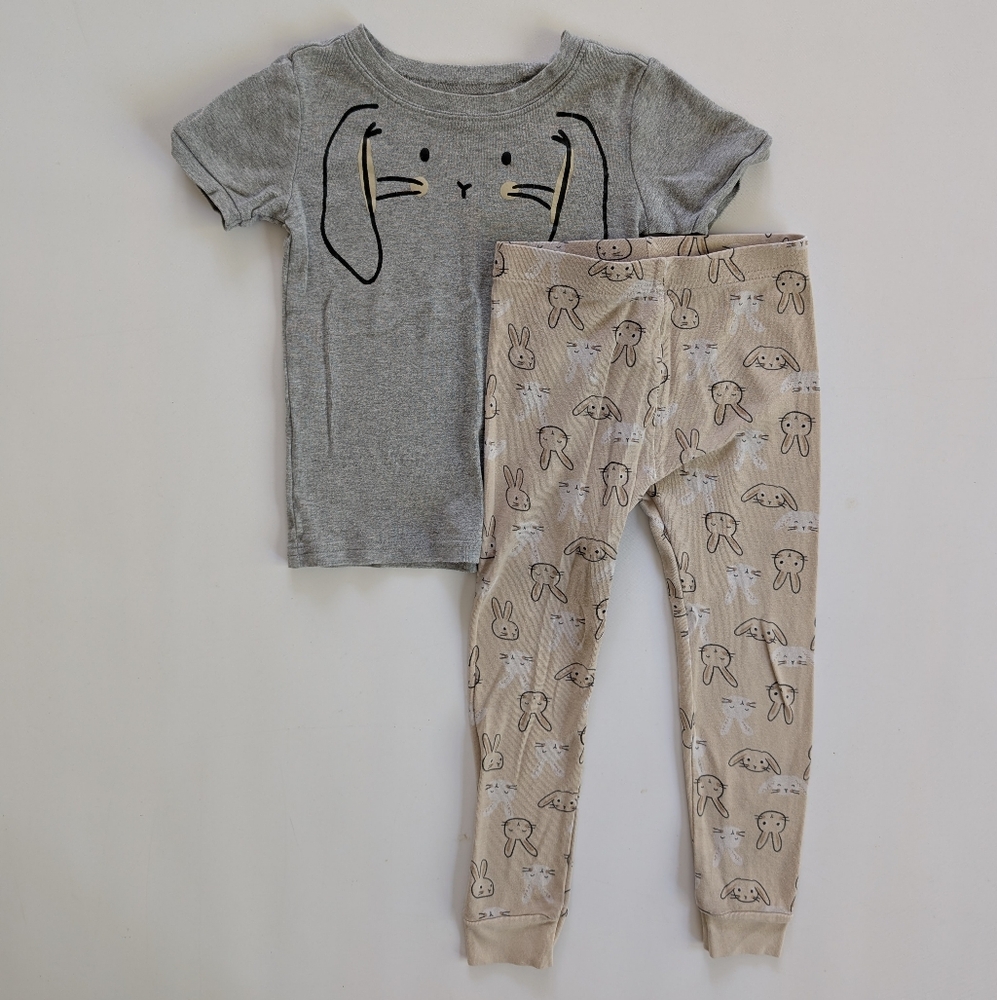 Old Navy Gray and Beige Bunny Pajama Set 5T Unisex Cotton